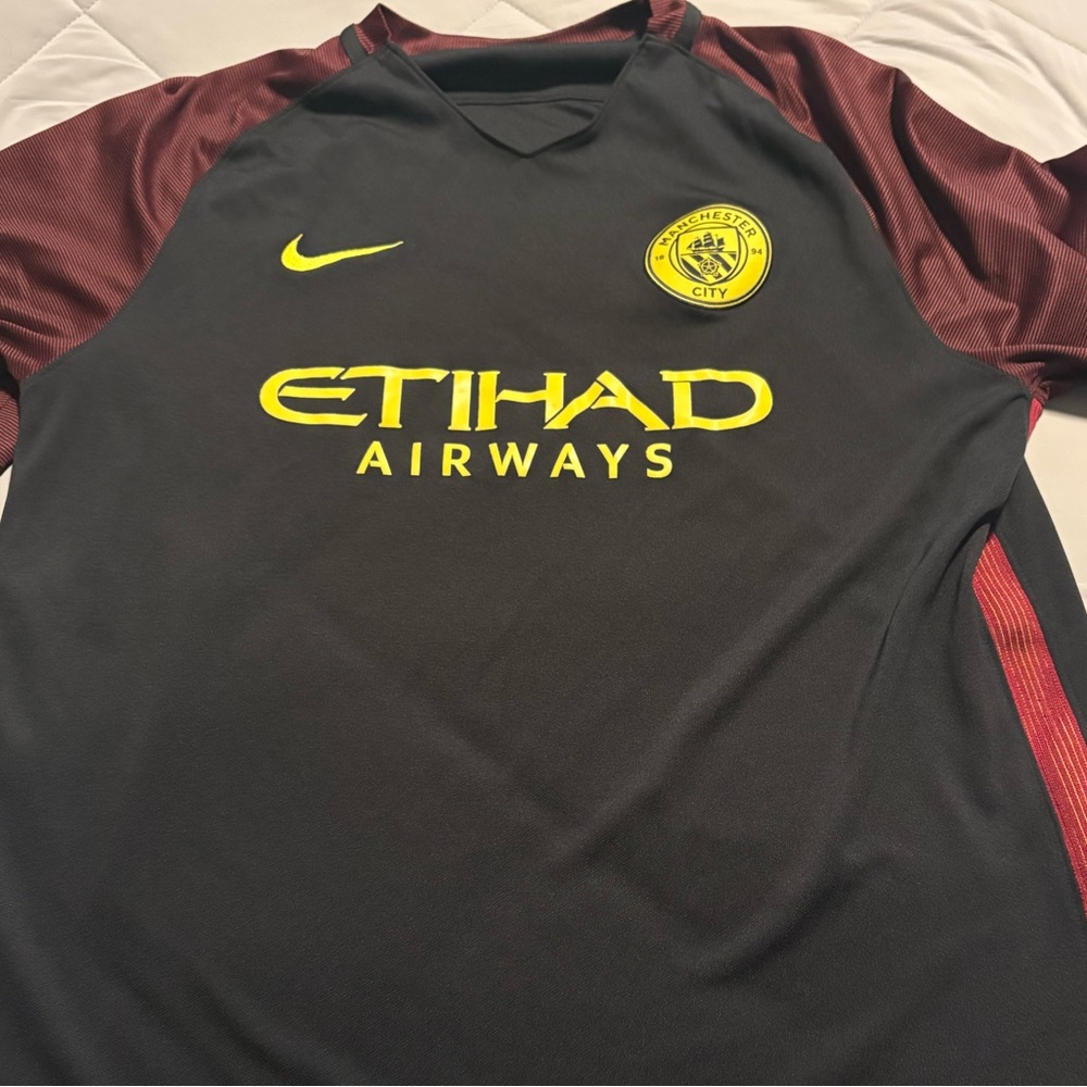 Nike Black Athletic Top with Maroon Accent